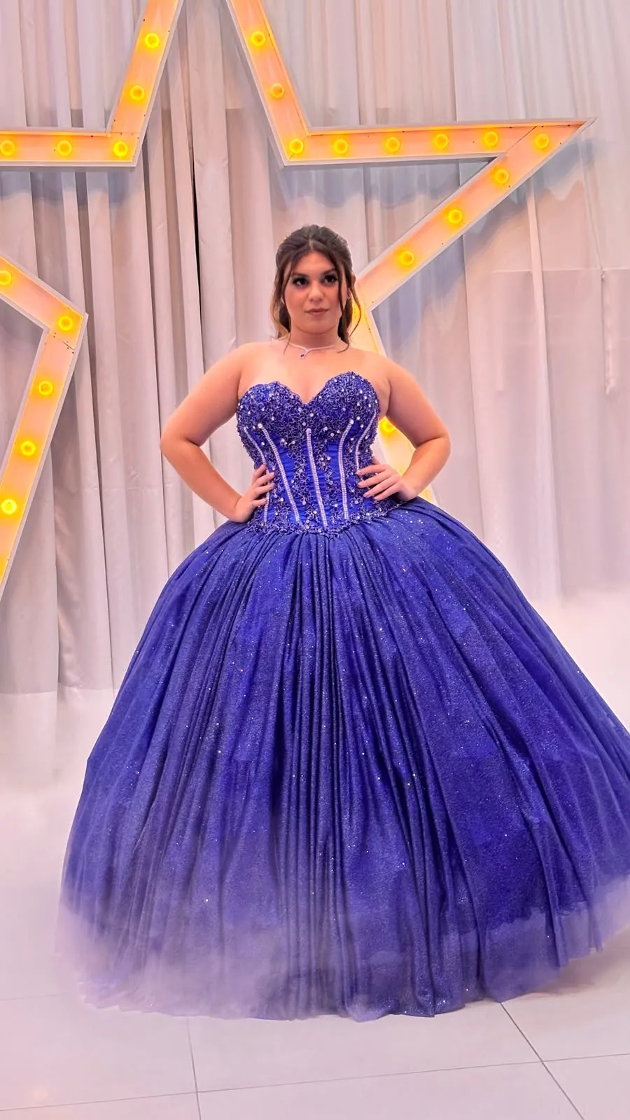 Debutante em festa de 15 anos na Star Fashion em Guarulhos